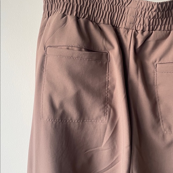 Apana women’s (NWT) champagne colored cargo pants - Picture 9 of 11